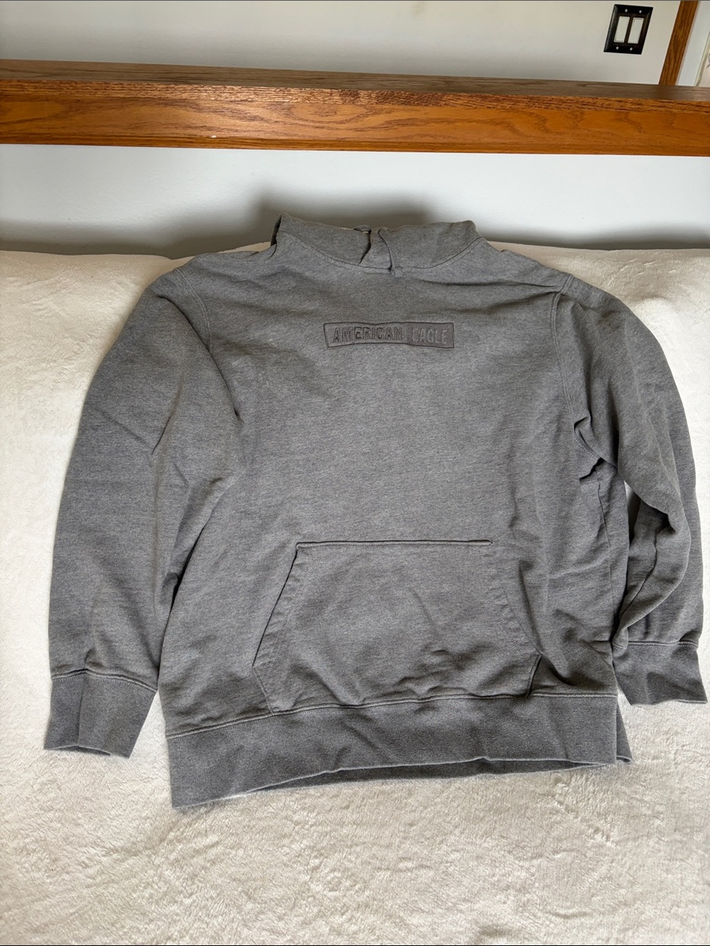 American Eagle Outfitters Men’s Gray hoodie